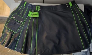 Pakistan Leder Kilt schwarz Leder, limettengrüne Akzente 2 Taschen 52" Taille - Bild 1 von 5