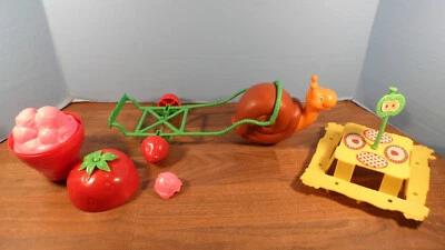 Carro de caracoles vintage Strawberry Shortcake ~ mesa de picnic ~ arándano grande Foto 1 de 4