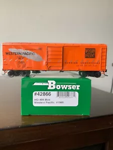 BOWSER #42866 Western Pacific "Orange" 40' Single Door Box Car #1960 H.O. 1:87 - Picture 1 of 1