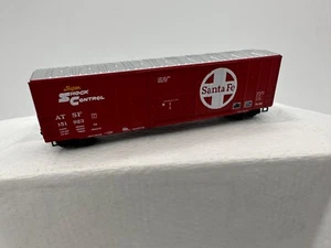 Atchison, Topeka & Santa Fe, 50' Rib Side Box Car, Plug Door, Rd# ATSF 151923 - Picture 1 of 2