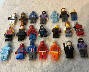 Lego Minifigur Menge 18 Marvel & DC Figuren Spider-Man Capt America Torch etc. - Bild 1 von 9