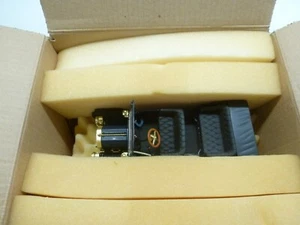 UNIVERSAL HOBBIES FORD 1913 TOURING OPEN - EDITED - BLUE 1:18 - FAIR CONDITION - Imagen 1 de 9