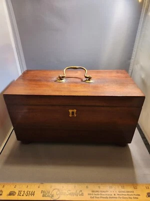 George III Mahogany Tea Caddy with 3 Compartments on Bun Feet - Image 1 of 4