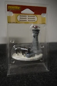  Lemax #04231 Christmas Dog Drinking from Fountain - Picture 1 of 2