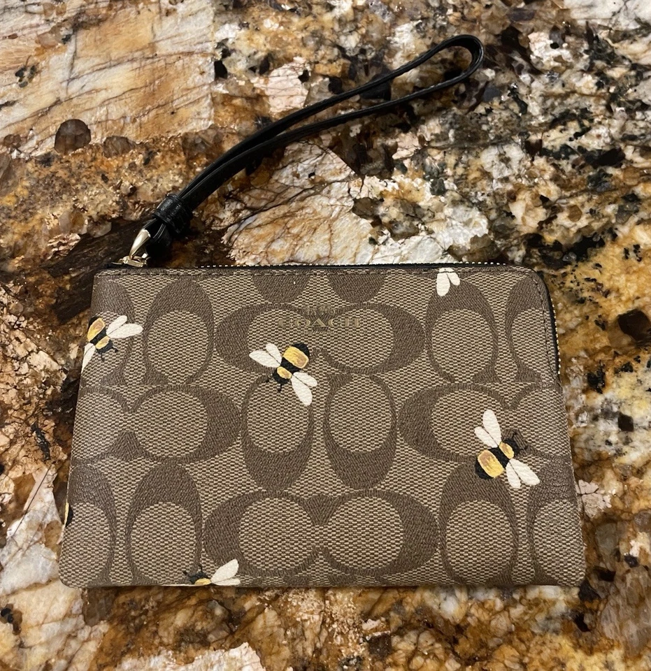 Coach Signature Bee Corner Zip Wallet Wristlet NWOT - Image 1 of 4
