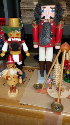 Erzgebirge Nussknacker Pyramide Räuchermännchen DDR Bodenfund  - Bild 1 von 4