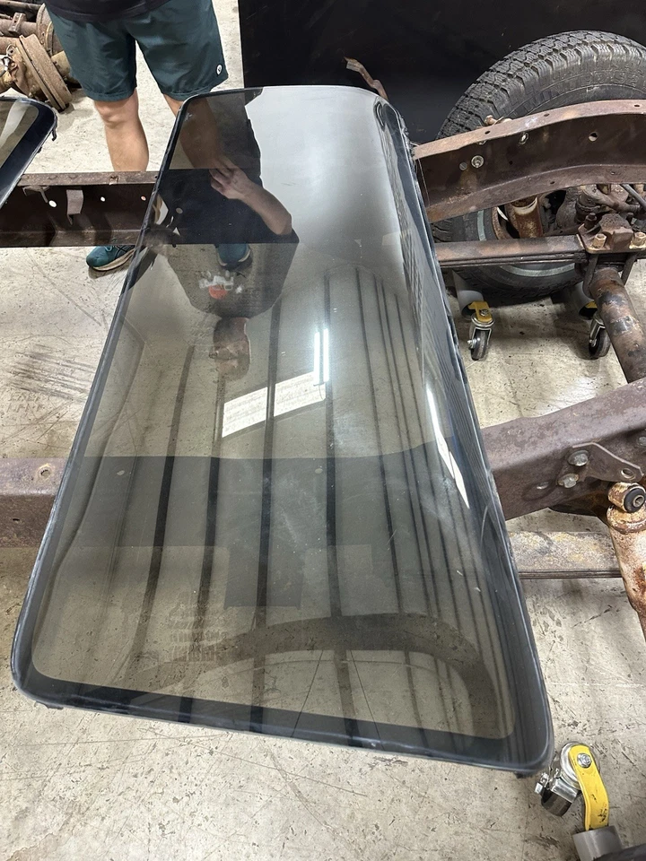 Dodge Ramcharger 86 Rear Quarter Panel Window Glass Left Right OEM - Image 1 of 4