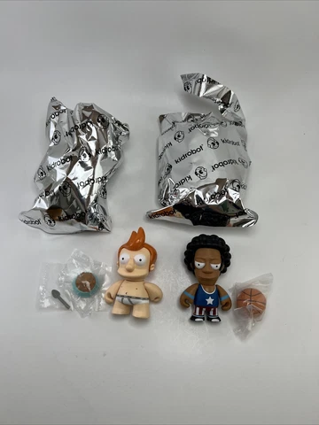 Kidrobot Futurama Good News Everyone Bubblegum Tate & Fry 3" Vinyl Mini Figures Cover