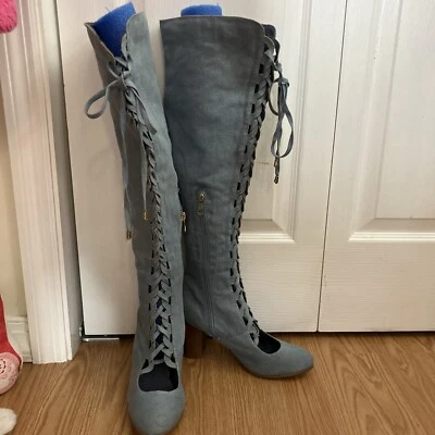 Botas de mezclilla azules huecas con cordones sobre la rodilla con tacones gruesos Foto 1 de 4