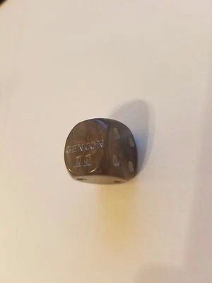 Gencon Dice 2011 Gen Con Die Silver Promo D6 yugioh Magic The Gathering Pokemon DnD - NUEVO Foto 1 de 2