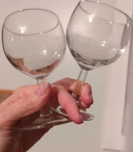 Set Of 2 Vintage Cordial Crystal Hexagon Stemmed Glasses 3 Ounces Made In France - Picture 1 of 7