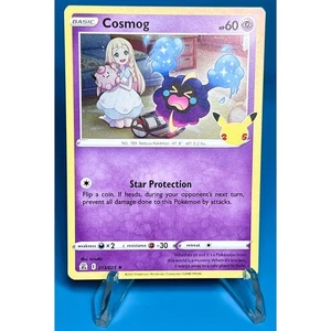 Cosmog 013/025 Celebraciones Holo Raro Pokemon Casi Nuevo-Como Nuevo ENVÍO GRATUITO - Imagen 1 de 2