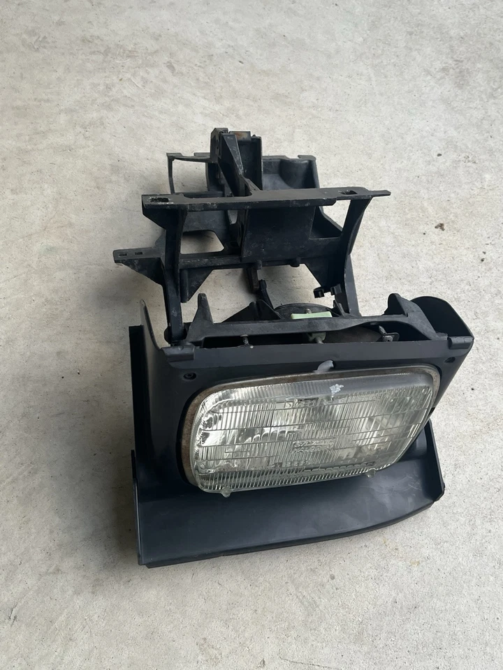 Conjunto de faros Pontiac Fiero 1984-1986 OEM sin motor izquierda derecha Foto 1 de 4