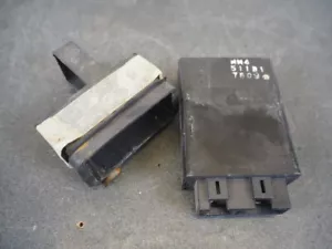 CONTROL UNIT, CDI HONDA CBR750 1988 30400-MM4-000 14747 - Imagen 1 de 4