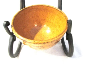 Schöne handgefertigte Keramik Schale signiert AG 11 - Bild 1 von 3