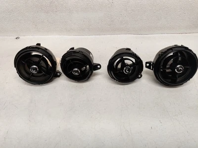 15-16 MINI COOPER COUNTRYMAN FRONT RIGHT/LEFT DASH AIR VENT GRILL SET, LOT3601 - Image 1 of 4