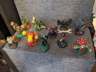 SKYLANDERS Lot Of 5 BLIND RANDOM Mixed  Figures Giants Spyros, Swaps NO DUPLICAT - Image 1 of 4