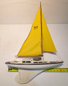 1960's VINTAGE ELDON TOY COMPANY RACING SLOOP SAIL BOAT TOY - Picture 1 of 5