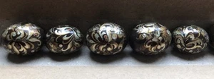 Set 8 perline nere dipinte a mano vortici oro + distanziali oro vintage - Foto 1 di 7