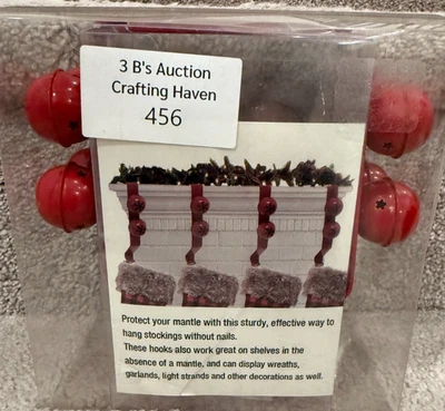 NUEVO 4 piezas Soportes de Medias de Metal Rojo Jingle Bell con Caja Hobby Lobby Foto 1 de 4