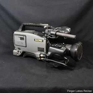 PANASONIC DVCPRO AJ-D400P Camera w/ Viewfinder & Zoom Lens (untested) - Picture 1 of 15