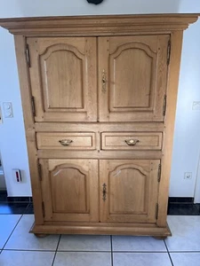 Buffetschrank Im Landhausstil massiv Eiche. Nur Abholung möglich! - Bild 1 von 1