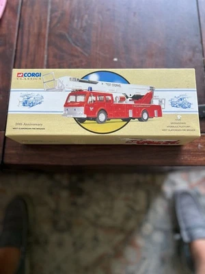 Corgi 97392 Simon/Dennis Hydraulic Platform W Glamorgan Fire Brigade Ltd Edition - Image 1 of 4