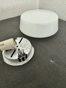 Runde  RZB Lampe Leuchte Deckenlampe Wandlampe Glas Opalglas 60er 70er  ?  0 - Bild 1 von 8