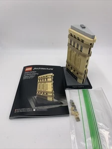 LEGO ARCHITECTURE: Flatiron Building, New York (21023) - Picture 1 of 1