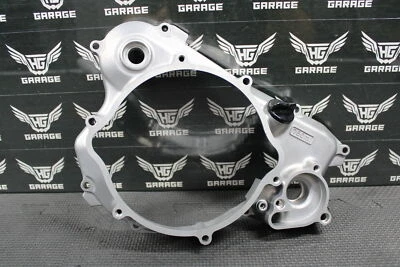 2006 01-07 SUZUKI RM125 OEM RIGHT SIDE INNER CLUTCH COVER CASE 11341-36F00 - Image 1 of 4