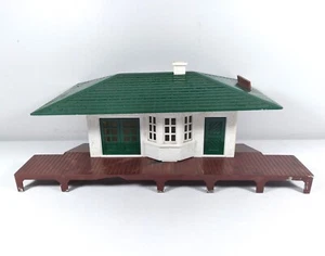 Plasticville O Gauge Passenger Train Station Kit RS-8 - Picture 1 of 8