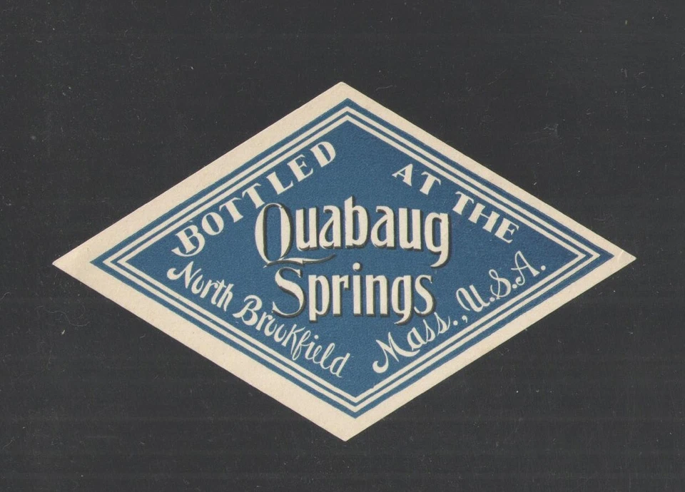 БУТЫЛКА В БУТЫЛКАХ QUABAUG SPRINGS NORTH BROOKFIELD МАССА {ВОДА } ЭТИКЕТКА {НОВЫЙ ИЗ СТАРЫХ ЗАПАСОВ} - Изображение 1 из 1