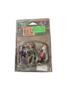 Figura Lemax RARA Spooky Town CATA DE VINOS Difícil de Encontrar VAMPIROS BEBIENDO SANGRE 3 COMO NUEVA - Imagen 1 de 2