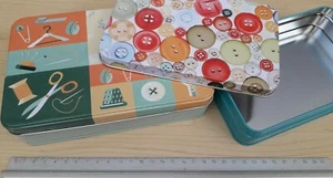 Nuevas latas de almacenamiento grandes coleccionables diseño clásico de botones o nociones - Imagen 1 de 4