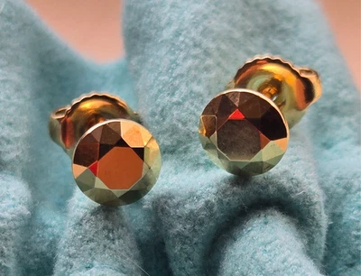 Pendientes facetados de oro amarillo de 18 k de Tiffany & Co. Foto 1 de 4