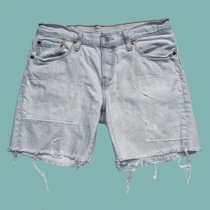 Levi's 501 CT Knopfleiste mittelhoher Bund roher Saum 100 % Baumwolle Denim Shorts Damen 30" - Bild 1 von 9