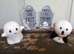 Bride & Groom Ghosts Halloween "Here Lies" Tombstone Salt & Pepper Shaker Lot - Picture 1 of 4