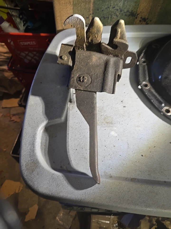 Оригинальная ручка защелки капота 1969 - 1970 Ford Mustang - Изображение 1 из 4