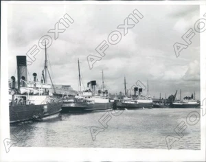 1942 Belfast Irland Hafen gefüllt mit kommenden und gehenden Schiffen Pressefoto - Bild 1 von 2