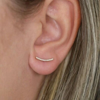 Pendientes mini puños de diamantes de oro macizo de 14K regalo de Navidad para mujer. Foto 1 de 4