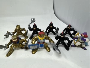 8 Fisher Price Great Adventures KNIGHT Figures Castle Medieval Gold Black 1994 - Picture 1 of 4