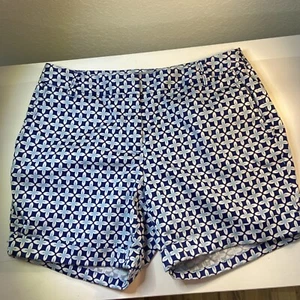 Liz Claiborne Sloane Blue patterned cuffed shorts women's size 10 - Picture 1 of 5