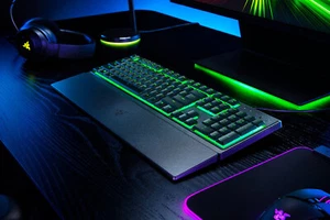 Razer Ornata V3 X Gaming Keyboard Membrane Switches Chroma RGB DE - Picture 1 of 5