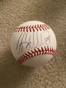 Welington Castillo autographed ball - Picture 1 of 1