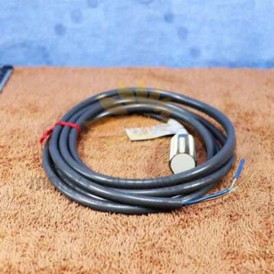 NEW Omron E2E-X5Y1-US E2EX5Y1US Proximity Switch Sensor 1PCS - Image 1 of 4