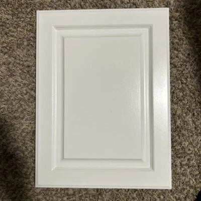 Puerta de armario de cocina, blanca, 16,5 pulgadas X 22 pulgadas. Foto 1 de 4