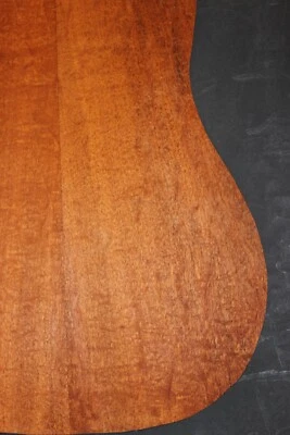 Juego trasero y lateral de guitarra de caoba genuina figurada. Foto 1 de 4