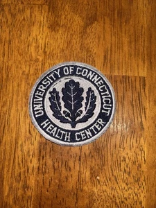 University Of Connecticut HEALTH CENTER Patch c. 2000 - Bild 1 von 1