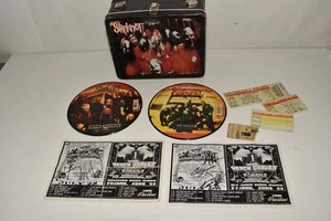 MEMORABILIA SLIPKNOT - UNA LONCHERA, ENTRADAS PARA CONCIERTOS, PÓSTER DE TELA Y MÁS (MAS129) - Imagen 1 de 10