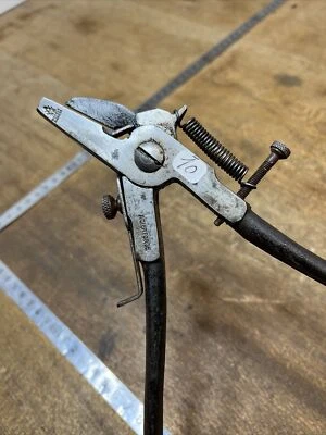 n° 10 OUTIL ANCIEN, old tool  pince à avoyer - Photo 1/4